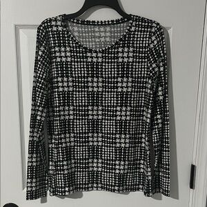 Ann Taylor NWT Black and White Patterned Women's Top